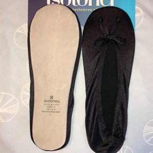 isotoner Shoes - NWT Isotoner Satin Ballet slippers XL (9.5-10.5) isotoner Shoes - NWT Isotoner Satin Ballet slippers XL (9.5-10.5)